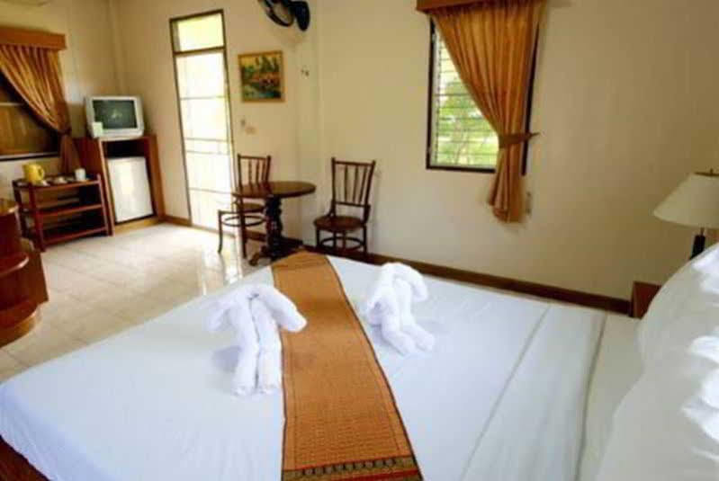 Naiharn Garden Villa Phuket Exterior photo