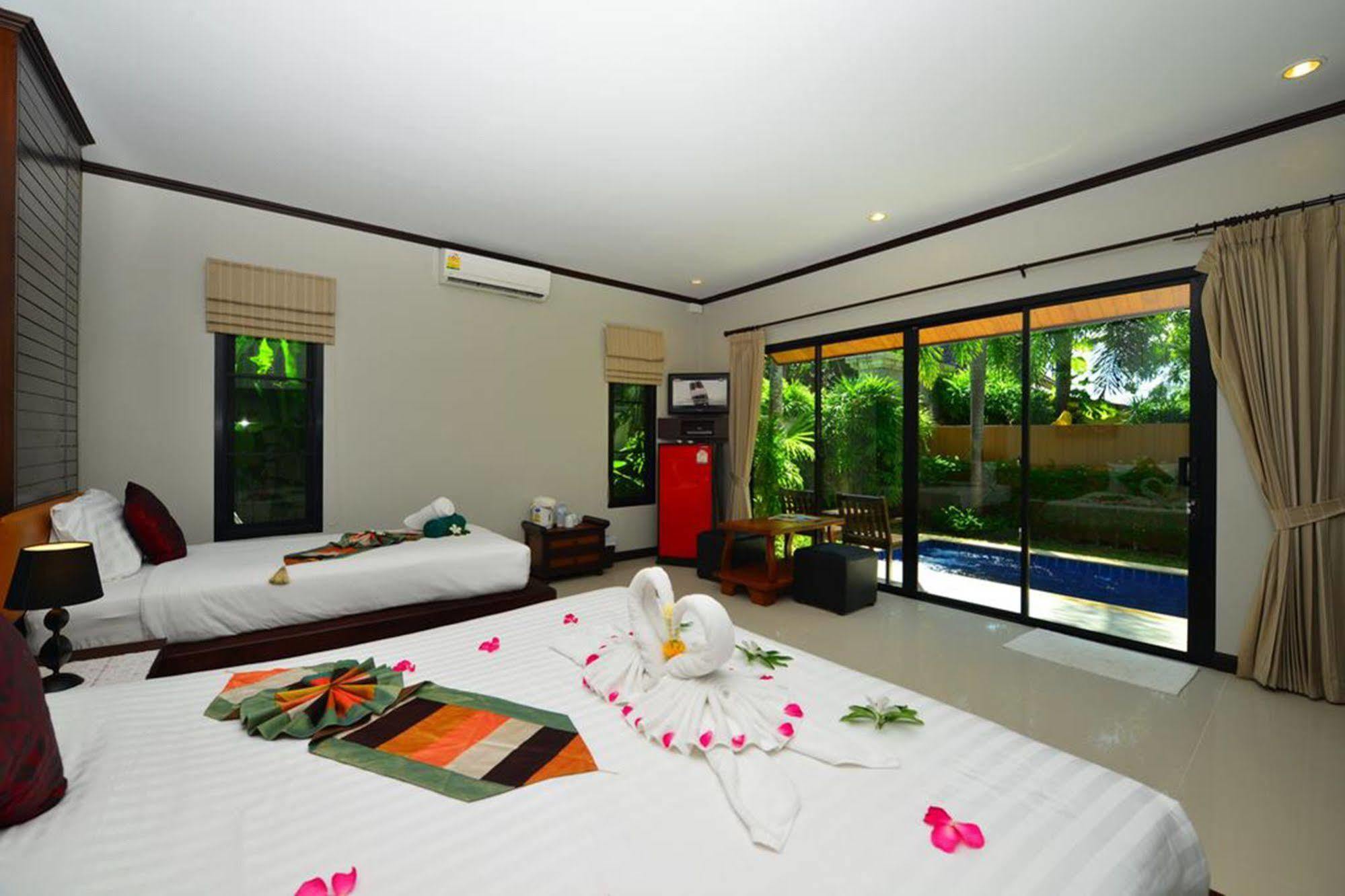 Naiharn Garden Villa Phuket Exterior photo